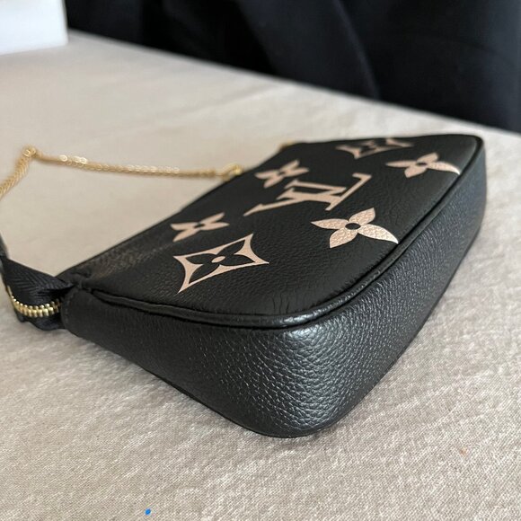 Louis Vuitton Mini Pochette Empreinte Embossed Leather - Authentic - Picture 14 of 17
